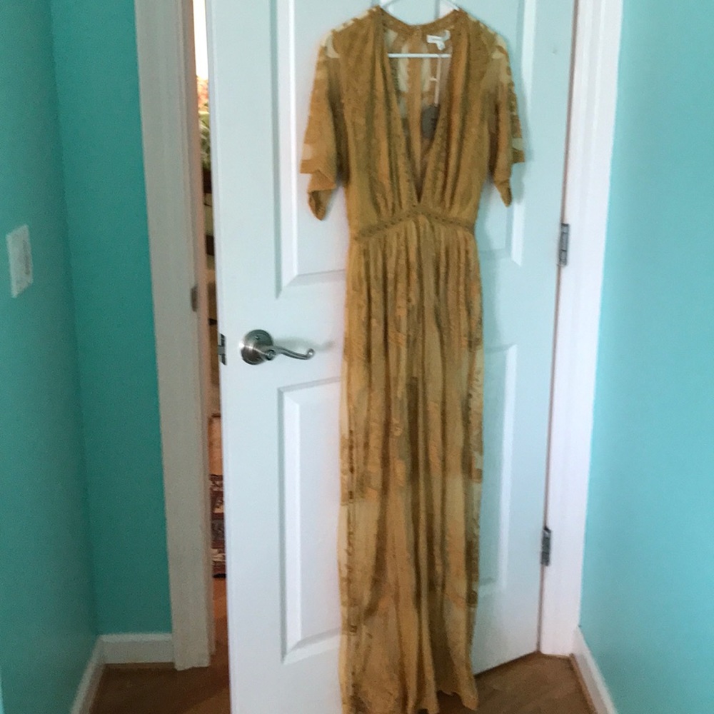Honey punch  lace maxi dress - Picture 4 of 8